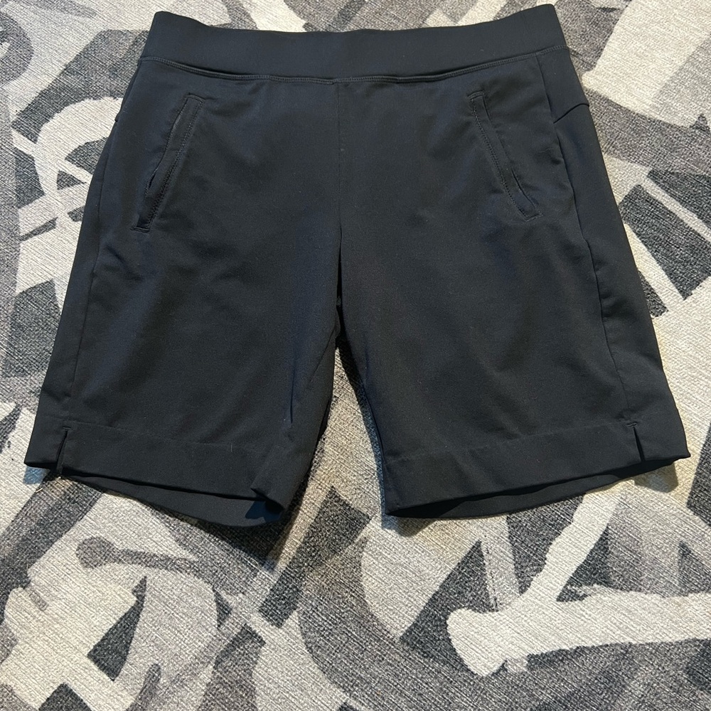Athleta Black Modern Metro Bermuda - size S *EUC